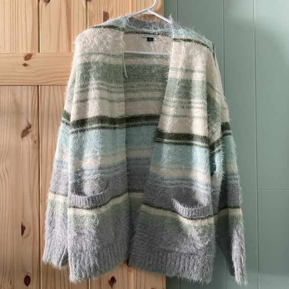 NWOT American Eagle Whoa So Cozy Fuzzy Cardigan Size M Cream/Grey/Blue/Green - Picture 1 of 5